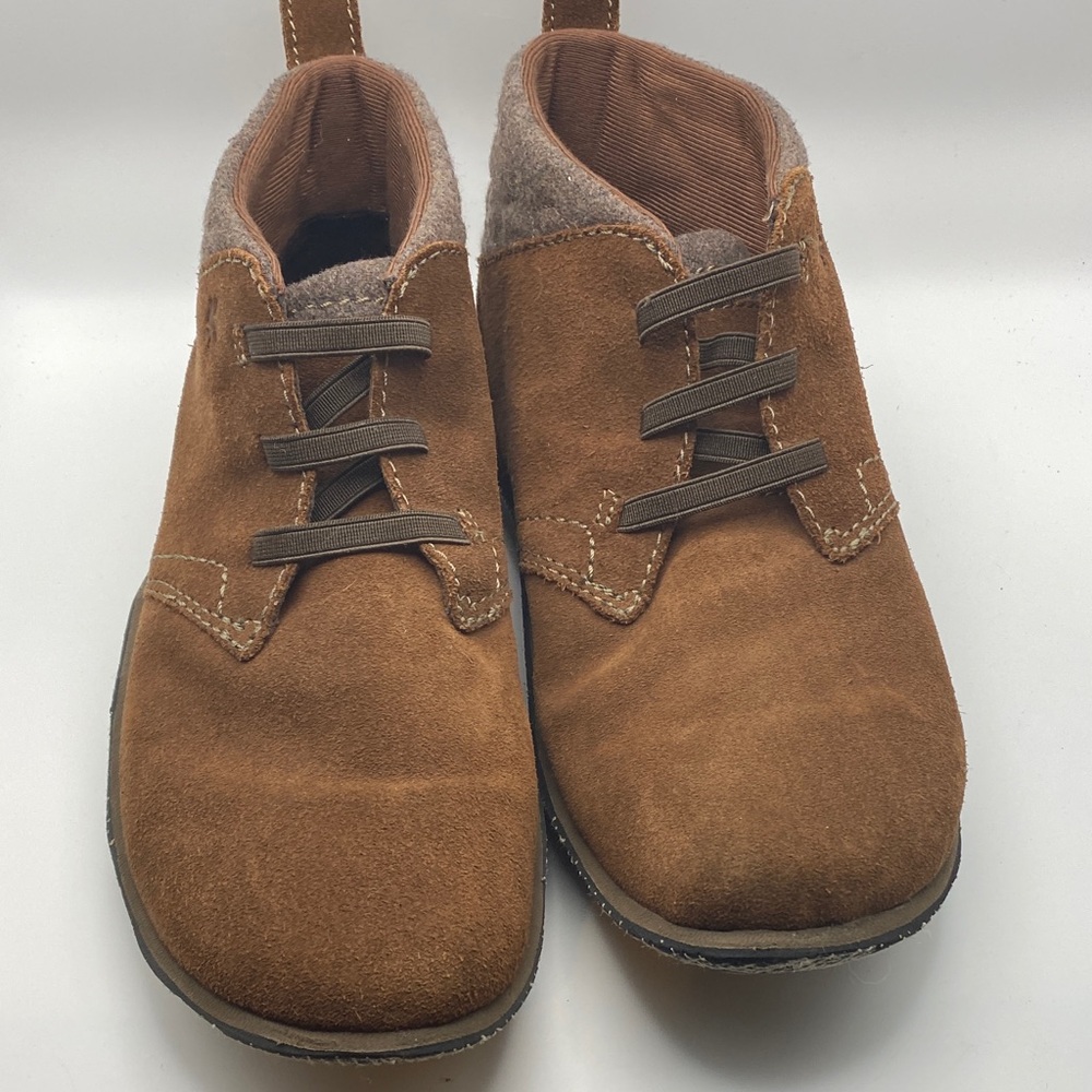 Cushe Tan Suede Chukka Boots size 7
SHOE-3